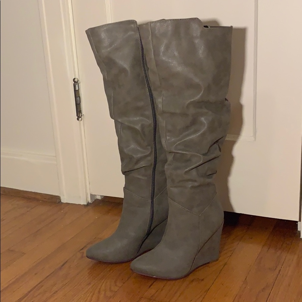 Wedge boots